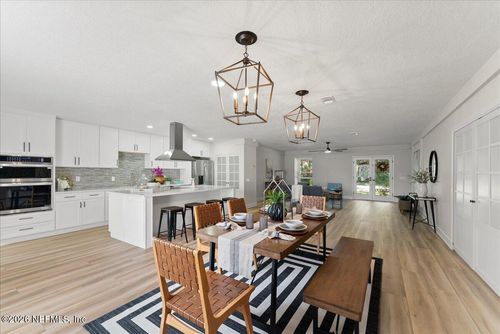 708 Myrtle Ave, GREEN COVE SPRINGS, FL, 32043-3032 | Card Image