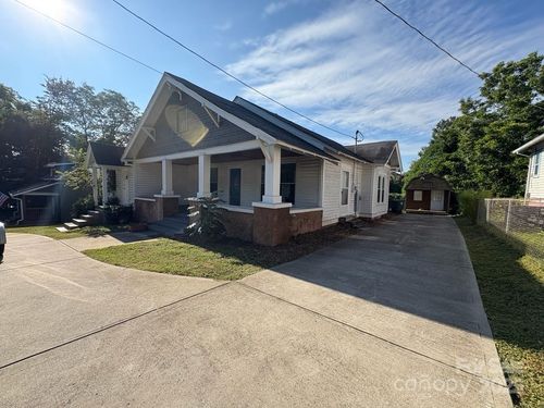 215 W D St, Newton, NC, 28658-4016 | Card Image