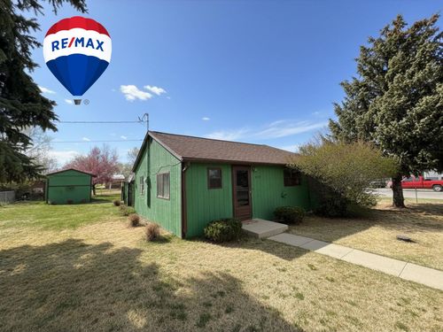 689 N 5th St, Lander, WY, 82520-2103 | Card Image