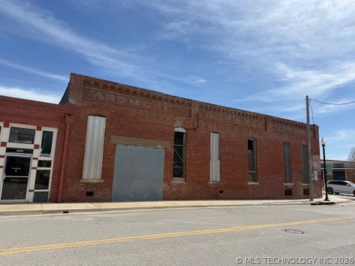 201 E Broadway St, Ardmore, OK, 73401 | Card Image
