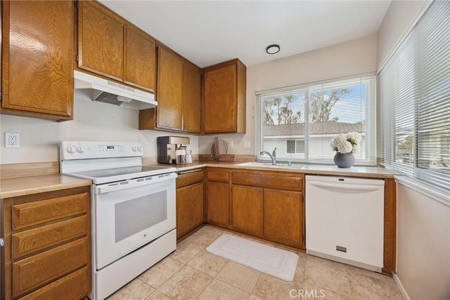 2 - 2300 Coventry Cir, Condo with 2 bedrooms, 1 bathrooms and 2 parking in Fullerton CA | Image 15