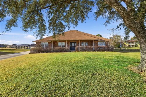510 Country Ln, Bridge City, TX, 77611-3216 | Card Image