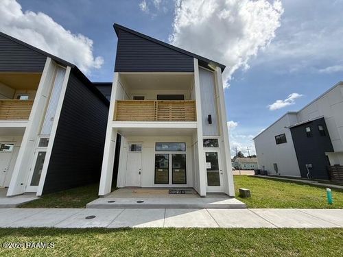 b-1120 S Washington Street, Lafayette, LA, 70501 | Card Image