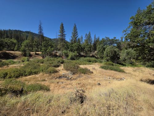 811 Summit Creek Rd, Hayfork, CA, 96041-9052 | Card Image