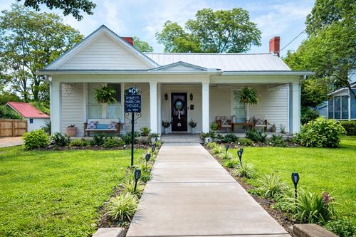 226 S Sam Davis Ave, Pulaski, TN, 38478-3308 | Card Image