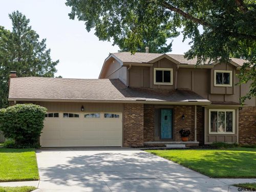 15665 Fountain Hills Dr, Omaha, NE, 68118-2171 | Card Image