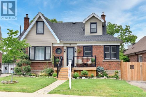 45 Dunkirk Avenue, Hamilton (Rosedale), ON, L8K4W9 | Card Image