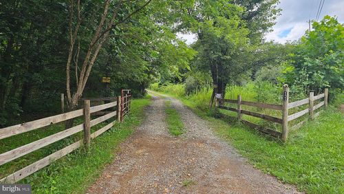 11 Wisteria Ridge Rd, CAPON BRIDGE, WV, 26711-8851 | Card Image