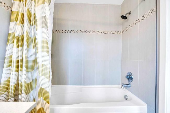 1240 Kings Heights Rd Se, House other with 4 bedrooms, 5 bathrooms and 4 parking in Airdrie AB | Image 14