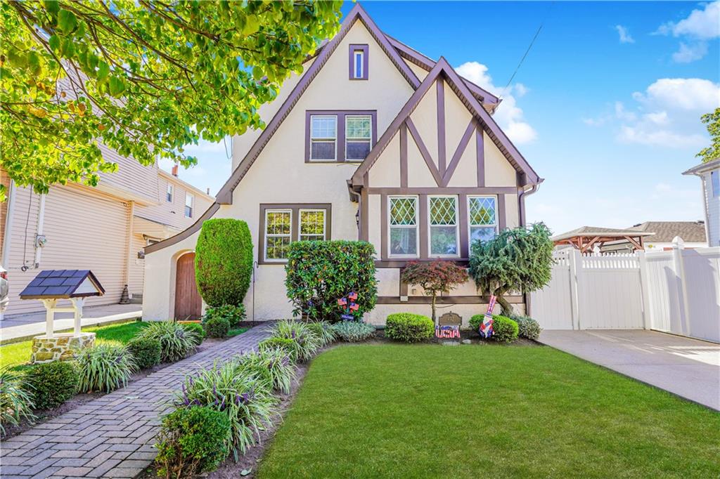 Lynn St, Staten Island, NY 10306