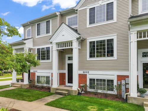 1002 Savoy Ct, Elk Grove Village, IL, 60007-3484 | Card Image