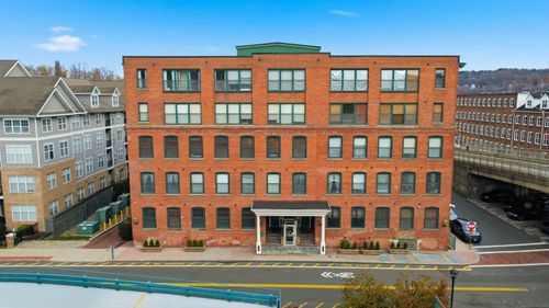 unit-2-145 Canal St, Shelton, CT, 06484-8109 | Card Image