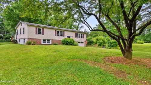 22 Delafield Dr, Lenox, MA, 01240-2601 | Card Image