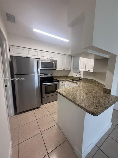 k-10-6760 Nw 175th Ln, Hialeah, FL, 33015 | Card Image