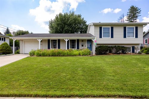 3855 Tomahawk Trl Se, Cedar Rapids, IA, 52403-2060 | Card Image