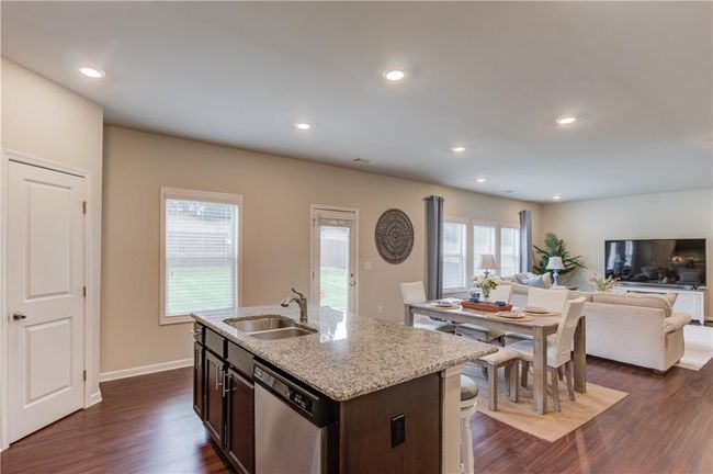 6841 Lancaster Xing, House other with 4 bedrooms, 3 bathrooms and 4 parking in Flowery Branch GA | Image 11