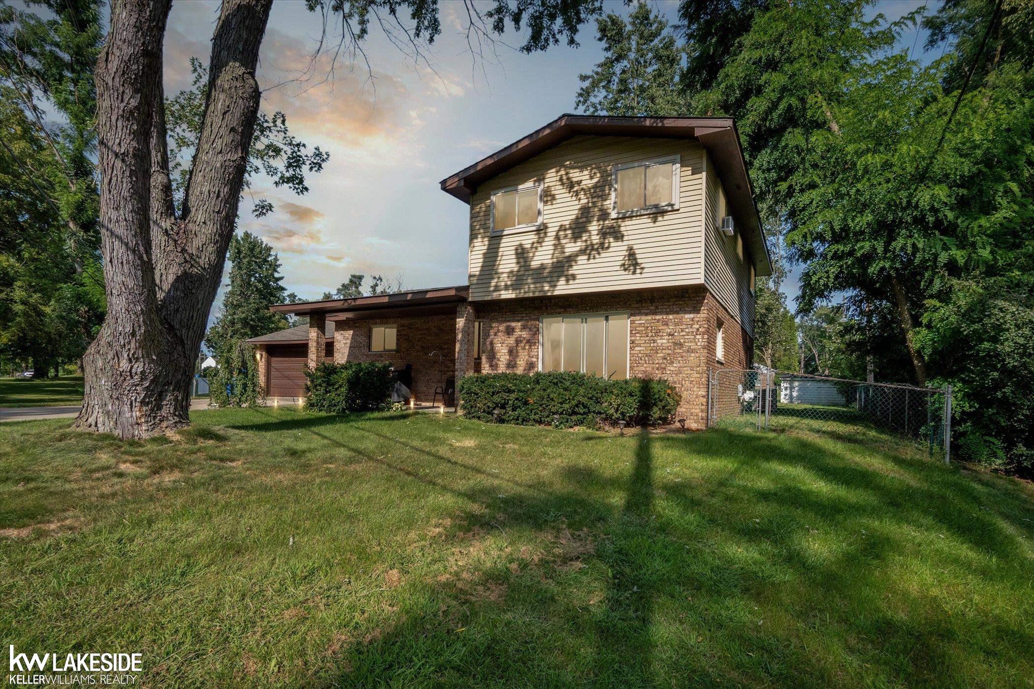 Lochaven Rd, Waterford, MI 48327