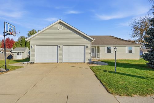 407 Mckinley St, Kouts, IN, 46347-9754 | Card Image