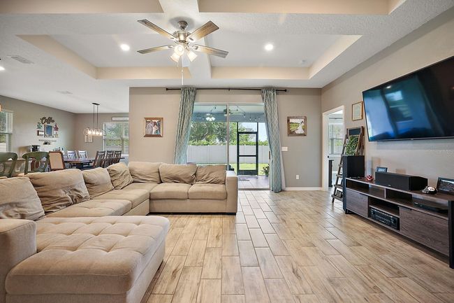 13401 Lake Yale View Loop, House other with 4 bedrooms, 3 bathrooms and null parking in GRAND ISLAND FL | Image 4