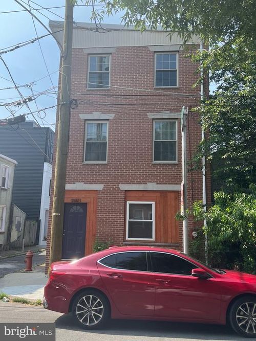 2612 E Thompson St, PHILADELPHIA, PA, 19125-3845 | Card Image
