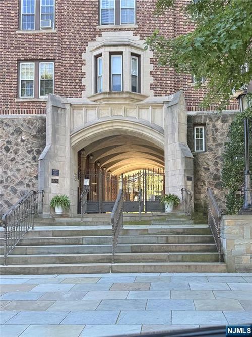 275 Engle St, Englewood, NJ, 07631-2427 | Card Image