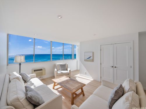 apt-901-2500 Kalakaua Ave, Honolulu, HI, 96815-3602 | Card Image