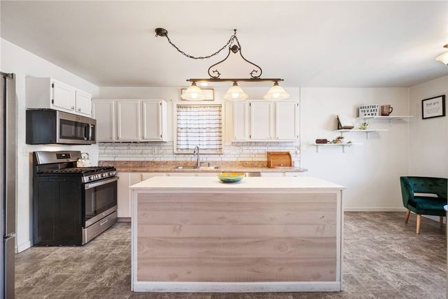 527 Verona St, House other with 4 bedrooms, 4 bathrooms and 2 parking in Braddock PA | Image 16