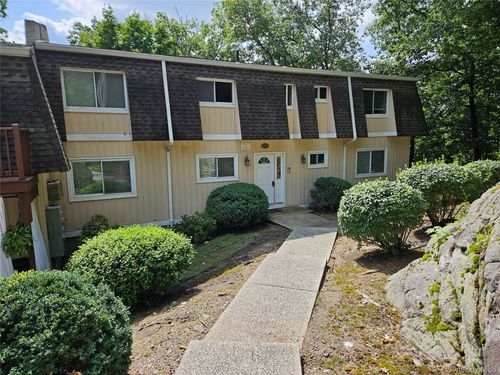 17-18 Pavilion Ridge Way, Suffern, NY, 10901-4664 | Card Image