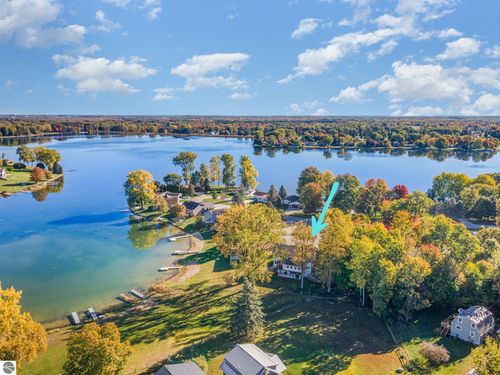 1057 Crown Point Dr, Lake Isabella, MI, 48893-9374 | Card Image