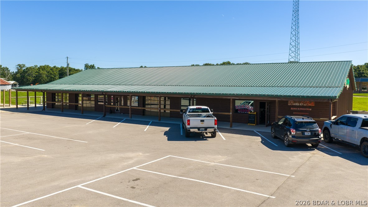 Commercial Sale in Roach