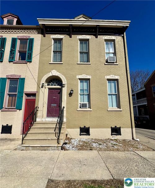 325 N 10th St, Allentown, PA, 18102-3262 | Card Image