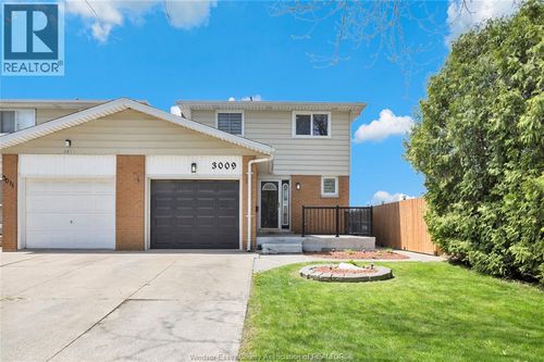 3009 Suffolk St, Windsor, ON, N8R1P1 | Card Image