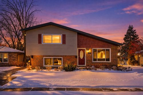 992 Navajo St, Carol Stream, IL, 60188-1369 | Card Image