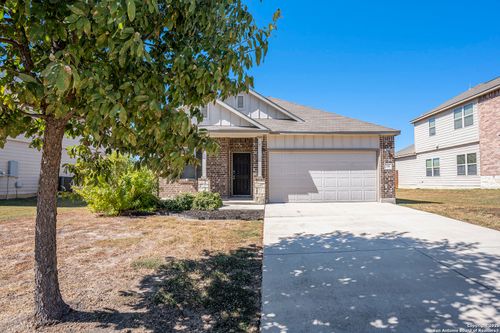 716 Morgans Ml, New Braunfels, TX, 78130-4900 | Card Image