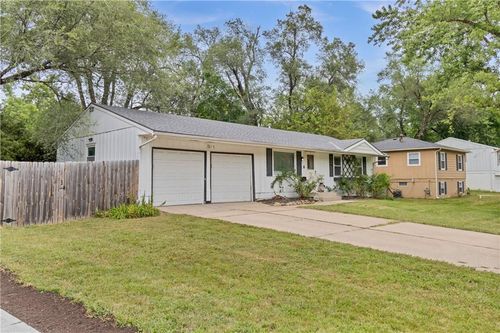 8700 E Bannister Ter, Kansas City, MO, 64134-1844 | Card Image