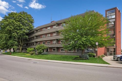 102-11 Woodman Dr S, Hamilton, ON, L8K4E3 | Card Image