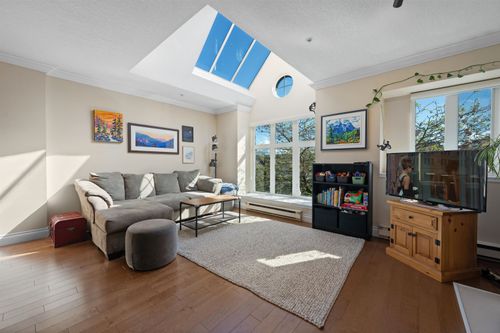 2251 Heather St, Vancouver, BC, V5Z4J9 | Card Image