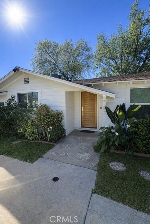 20156 Arminta St, Winnetka, CA, 91306 | Card Image