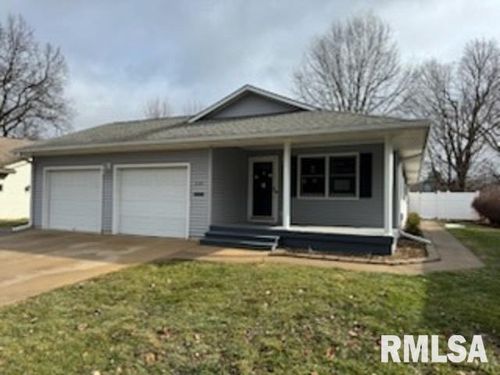 220 S Illinois St, Pittsfield, IL, 62363-1920 | Card Image