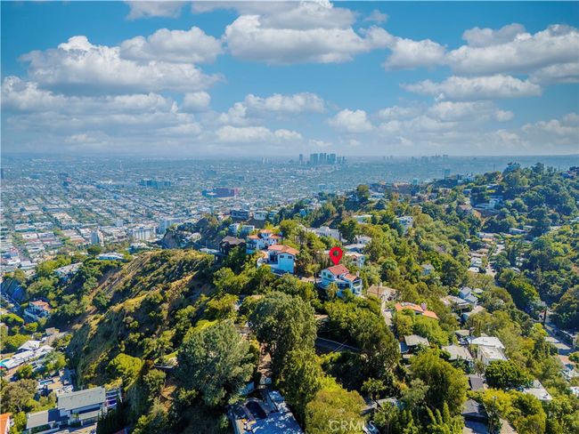 8280 Grand View Dr, House other with 3 bedrooms, 4 bathrooms and 2 parking in LOS ANGELES CA | Image 56
