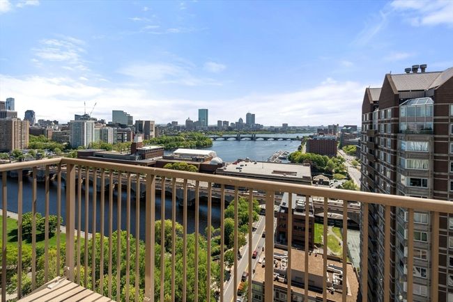 APT-2323 - 10 Museum Way, Condo with 2 bedrooms, 1 bathrooms and null parking in Cambridge MA | Image 19