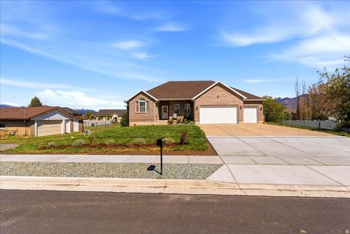 670 W Young St, Morgan, UT, 84050-9586 | Card Image