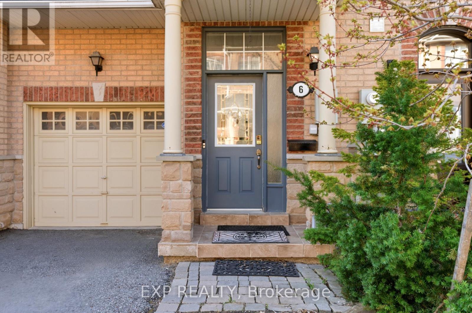 Residential in Brampton (Downtown Brampton) 2
