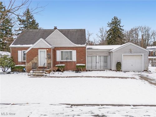 210 Davenport Ave, Akron, OH, 44312-1612 | Card Image