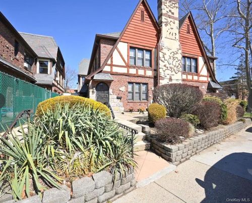 190-15 Crocheron Ave, Flushing, NY, 11358-2453 | Card Image