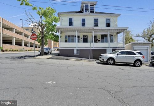8 N Wolfe St, POTTSVILLE, PA, 17901-2715 | Card Image