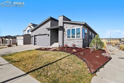 6458 Cumbre Vista Way, House other with 4 bedrooms, 2 bathrooms and 3 parking in Colorado Springs CO | Image 2