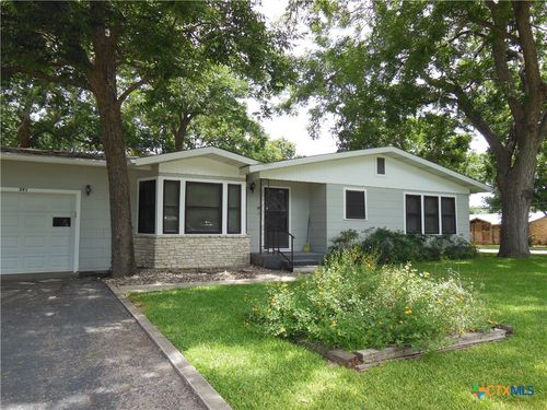 391 Oakcrest Dr, New Braunfels, TX, 78130-5345 | Card Image