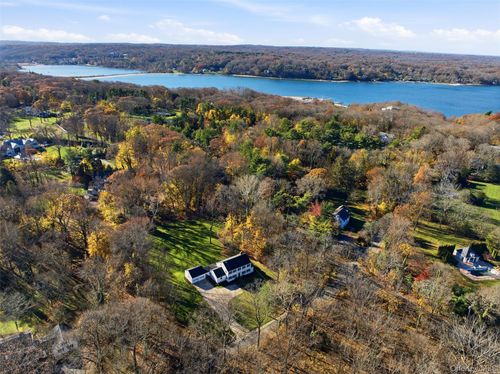 55 White Hill Rd, Cold Spring Harbor, NY, 11724-1207 | Card Image