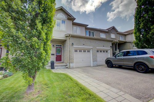 75-105 Pinnacle Dr, Kitchener, ON, N2P1B8 | Card Image